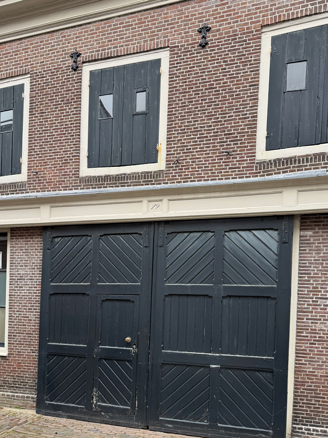 coach house or carriage house