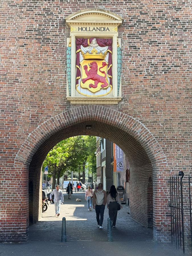 Arch way in The Hague