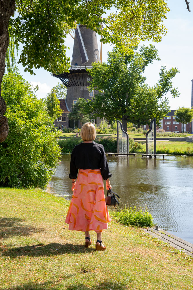 Pink patterned skirt with a black shirt