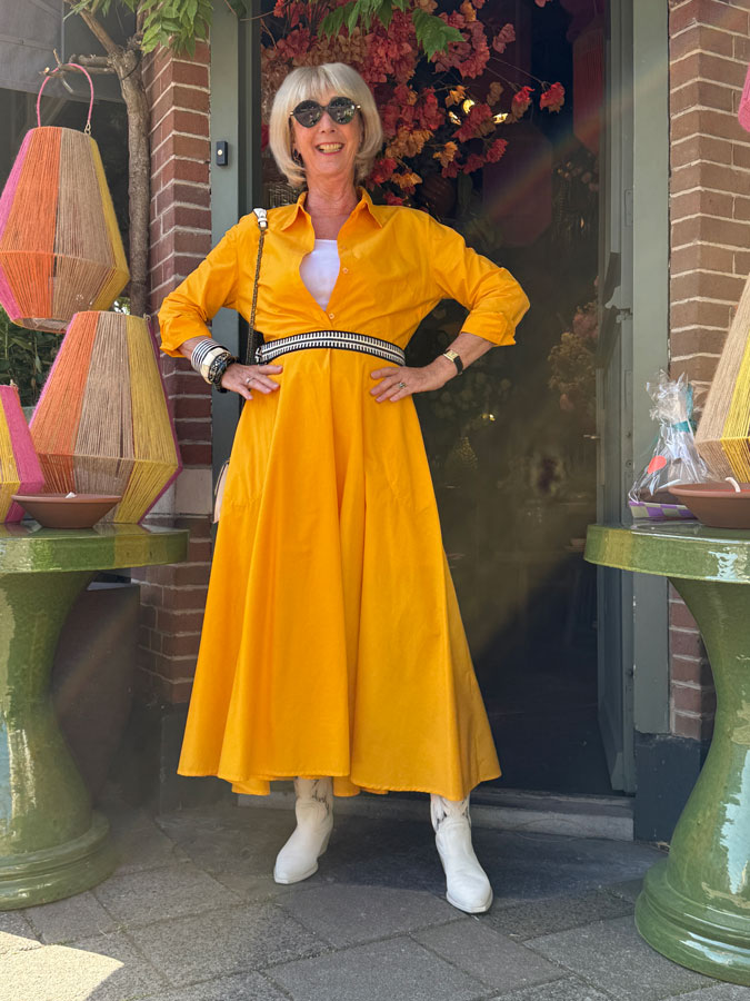 Yellow dress all wrong