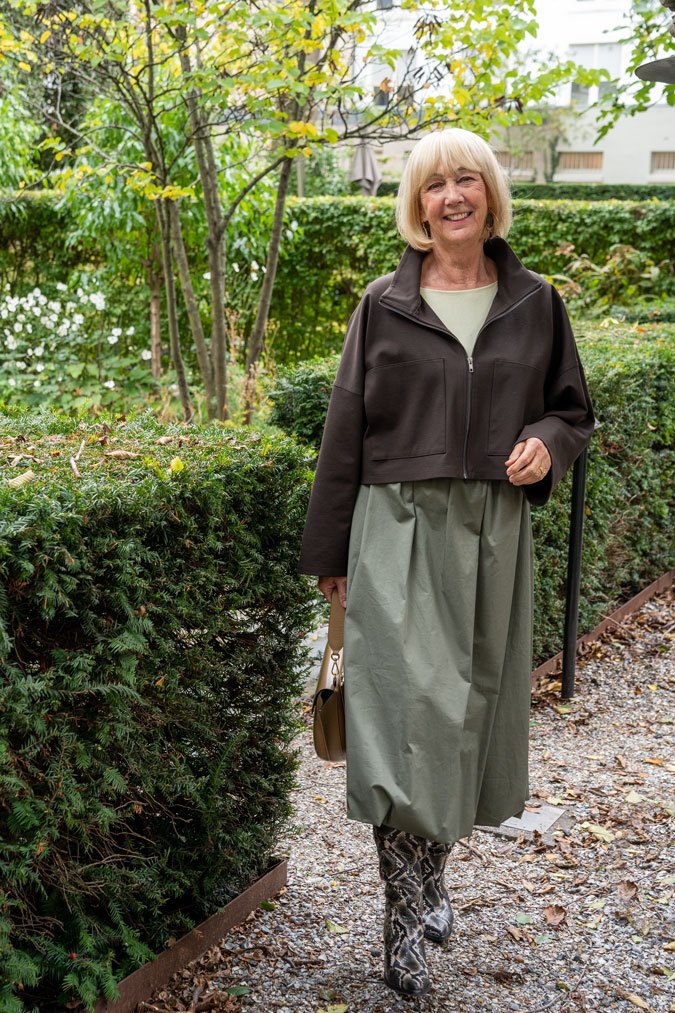 Green balloon skirt with a brown jacket