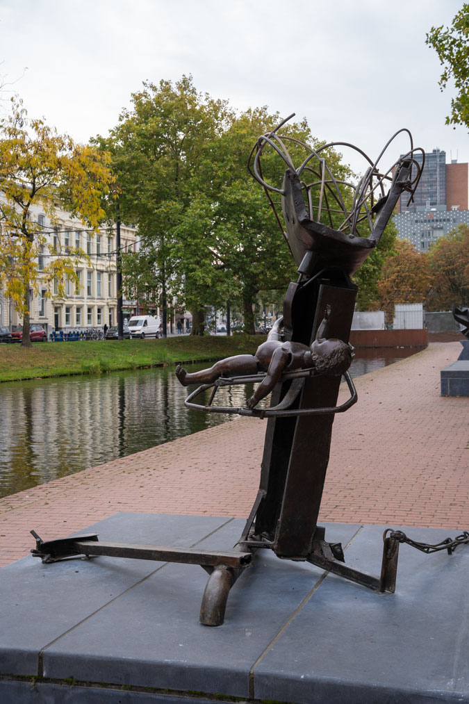 Statue in Rotterdam