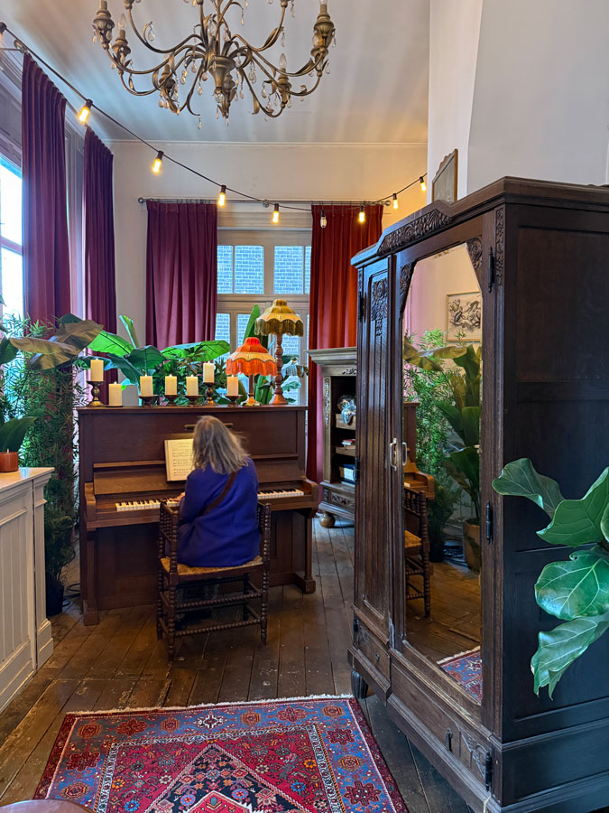 Entrance of restaurant Paco Ciao